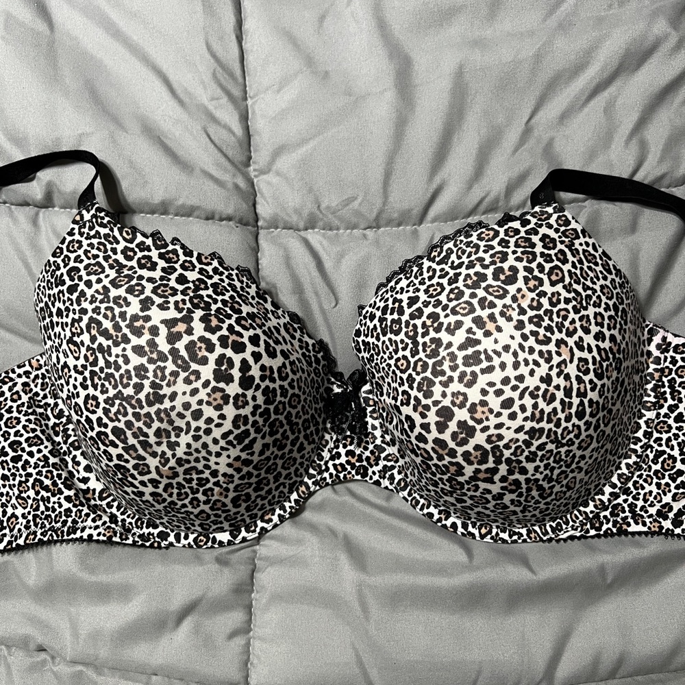 Victoria’s Secret lined perfect coverage bra 40DD